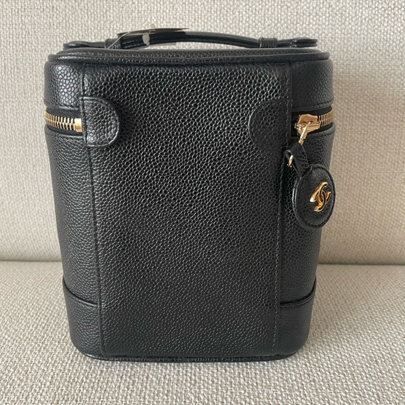 Chanel toiletry case brand new. - Picture 2 of 8